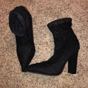 Heel with lace up the ankle